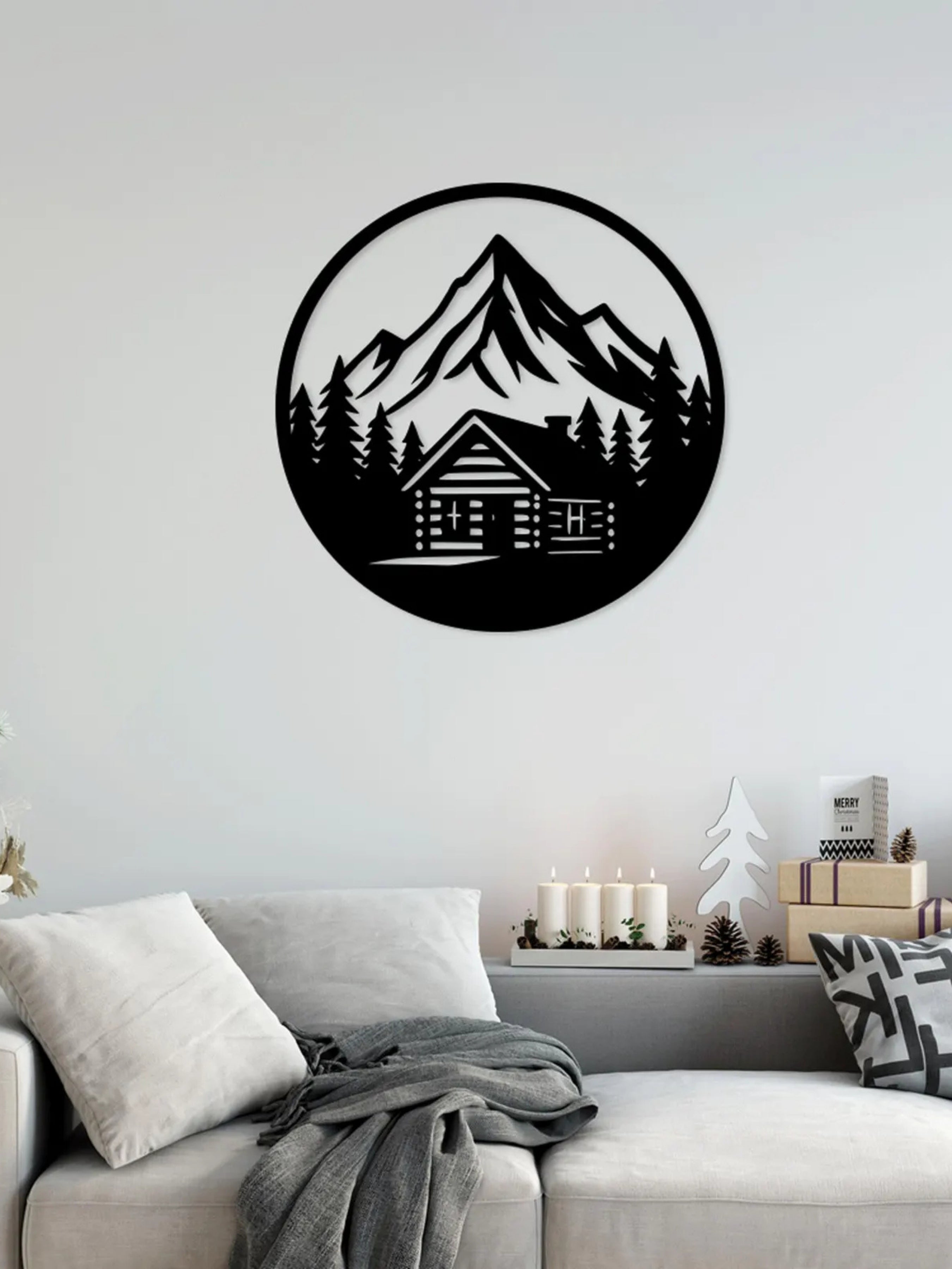 Dağ Evi ve Çam Manzarası Daire Metal Tablosu